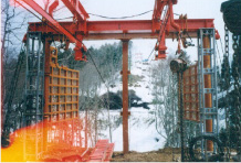 循環式索道・送電線工事のふもと側（荷吊り側）。
